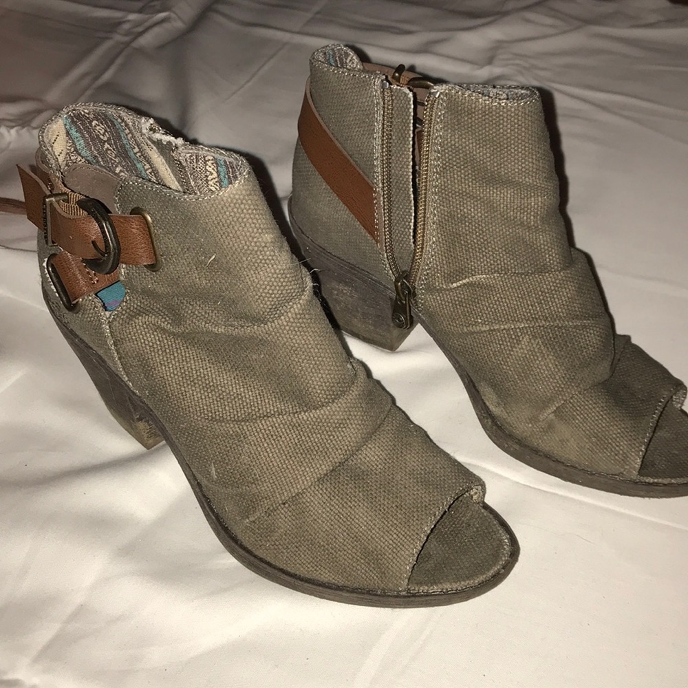 Little heels